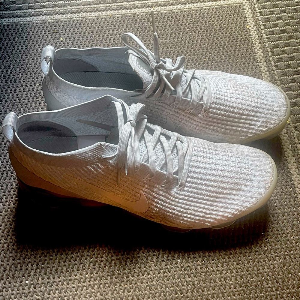 Nike 2021 vapormax white